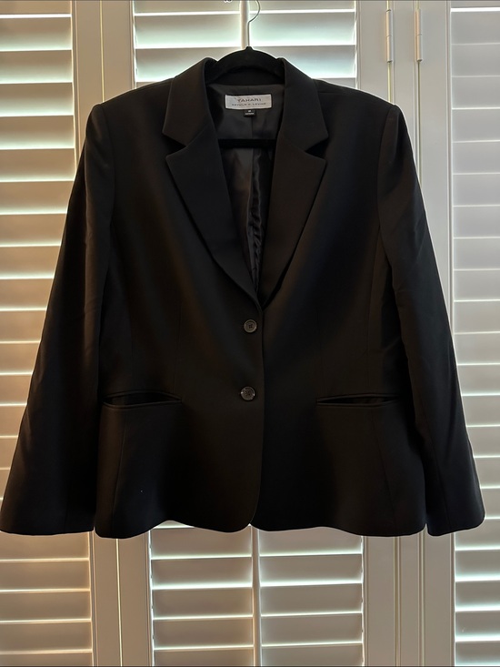 Tahari Arthur S Levine Jackets & Blazers - Tahari Arthur S. Levine Black Blazer sz 16